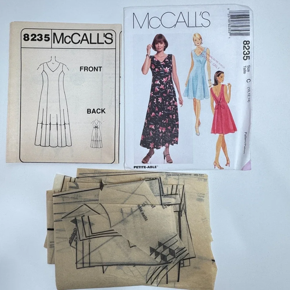 McCALLS 8235‎ Cut Sewing Pattern Sleeveless Dress w. Variations 10 12 14 V-neck
